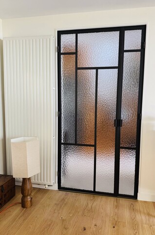 Porte battante en verrière