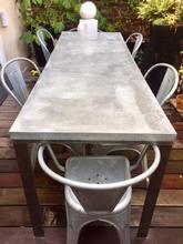 Table pour l'extérieur avec plateau Zinc